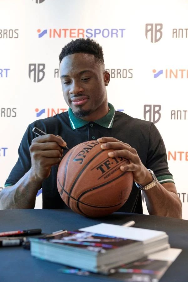 intersport-smart-park-antetokounbros-9.jpg