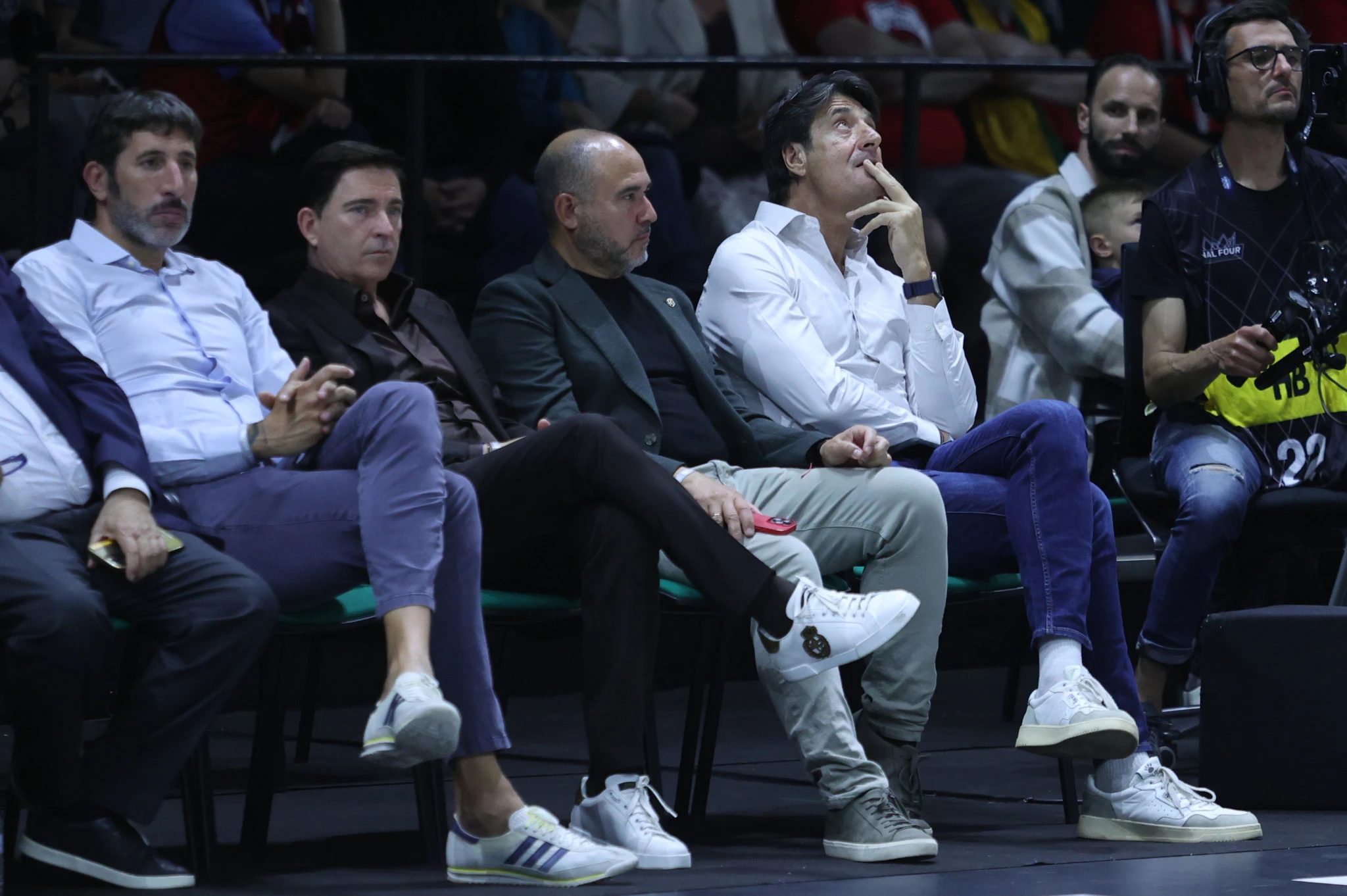 Ο Άλεξ Μουμπρού και ο Τσάβι Πασκουάλ στο Final Four του Basketball Champions League / Πηγή: Intime