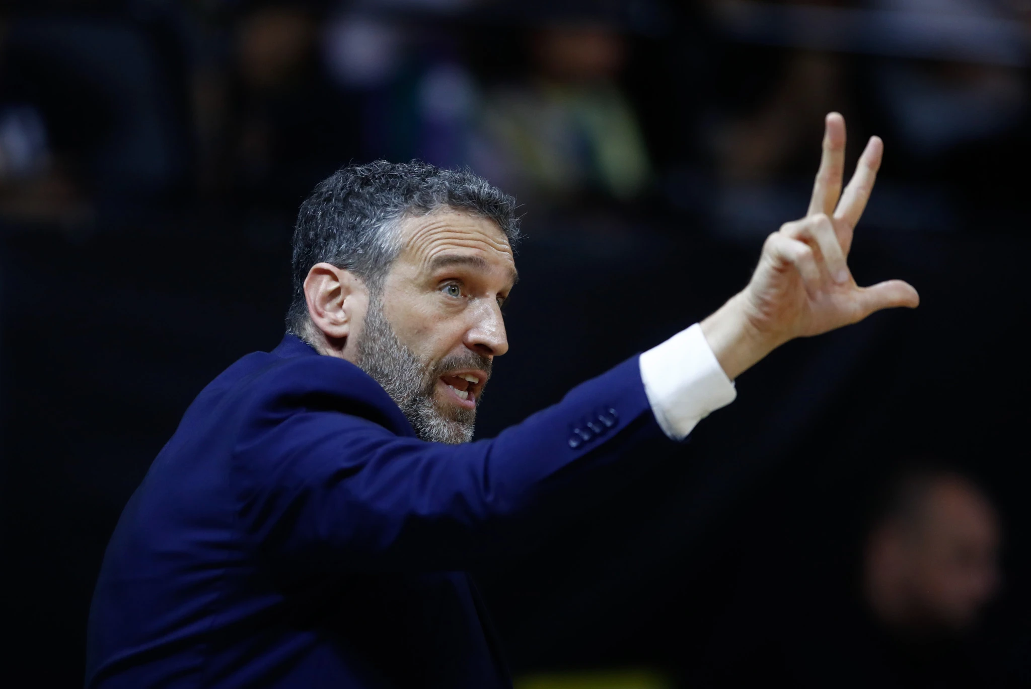 Ο Ιμπόν Ναβάρο στον πάγκο της Ουνικάχα Μάλαγα, πριν μετακομίσει στον Ερυθρό / Eurokinissi