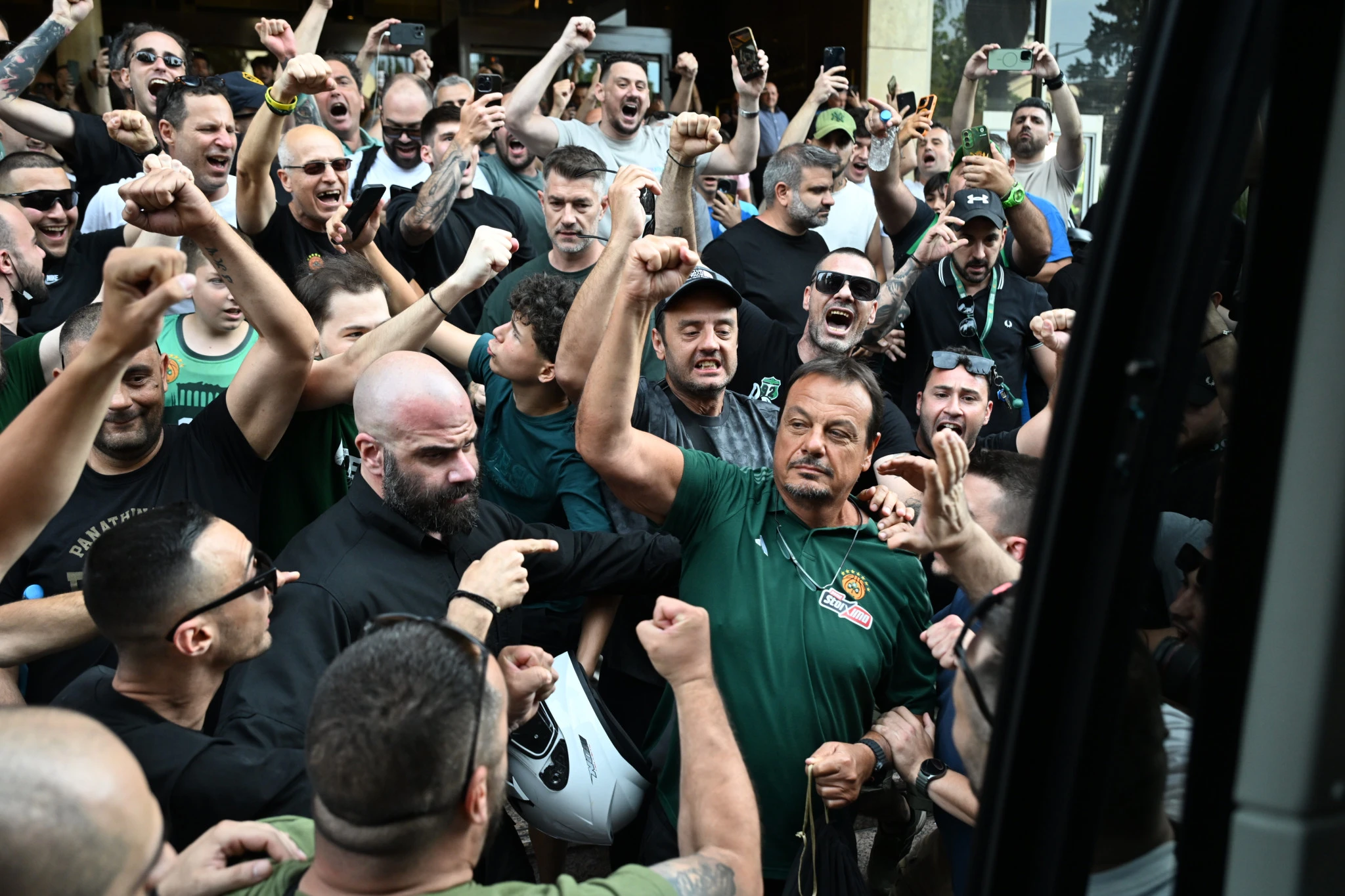 Αποθέωση για τον Αταμάν στην αναχώρηση του Παναθηναϊκού, Πηγή:&nbsp;Vaggelis Stolis
