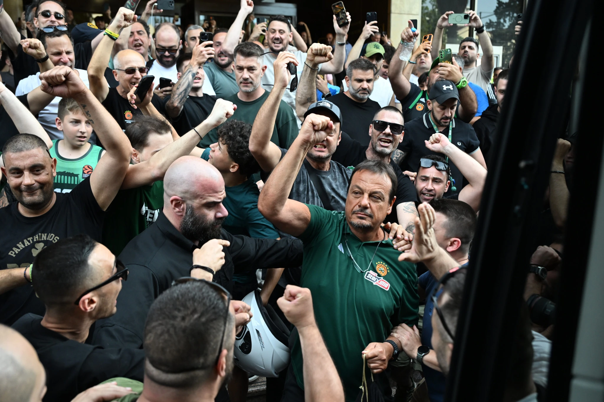 Αποθέωση για τον Αταμάν στην αναχώρηση του Παναθηναϊκού, Πηγή:&nbsp;Vaggelis Stolis