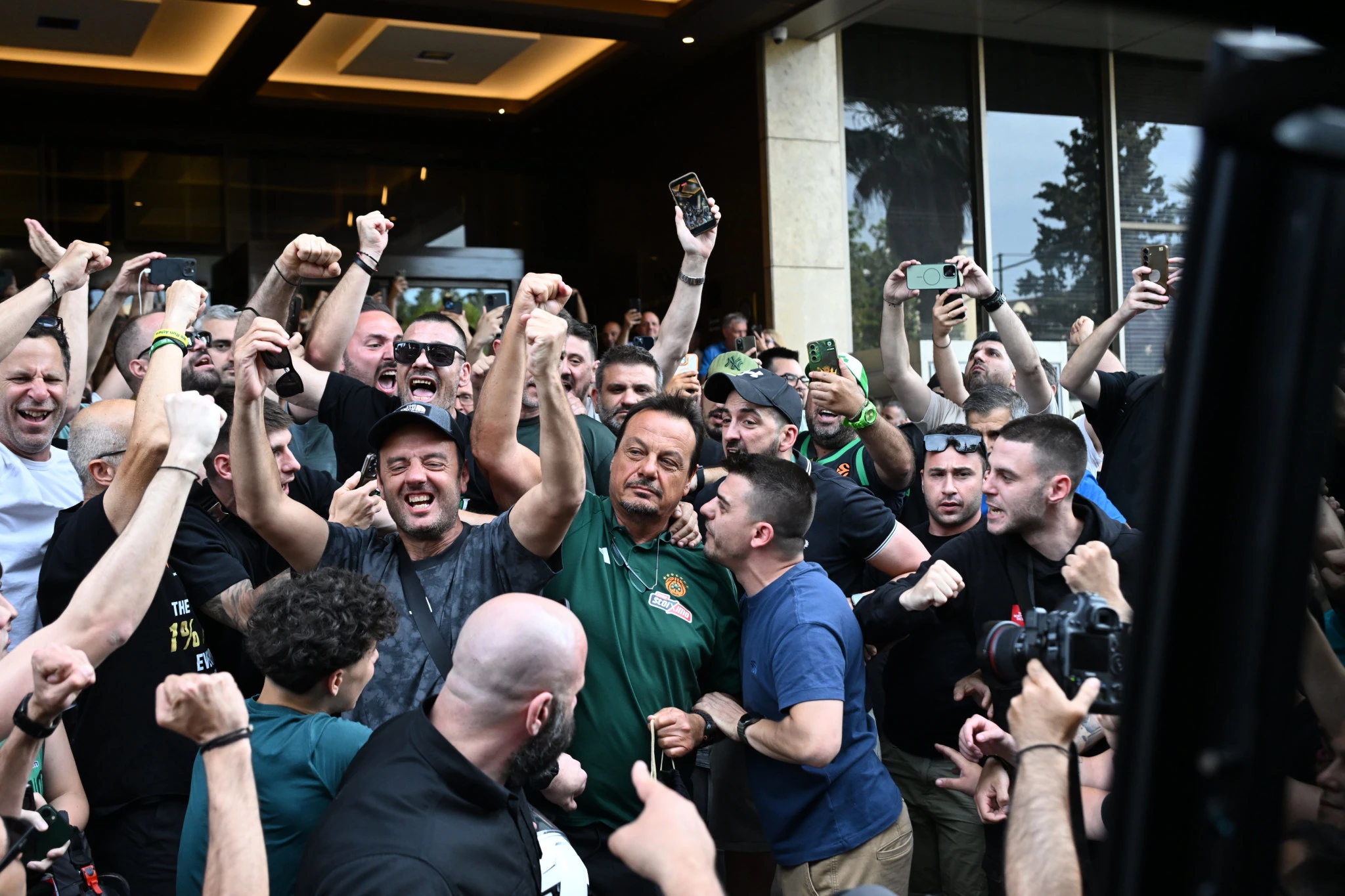Αποθέωση για τον Αταμάν στην αναχώρηση του Παναθηναϊκού, Πηγή:&nbsp;Vaggelis Stolis