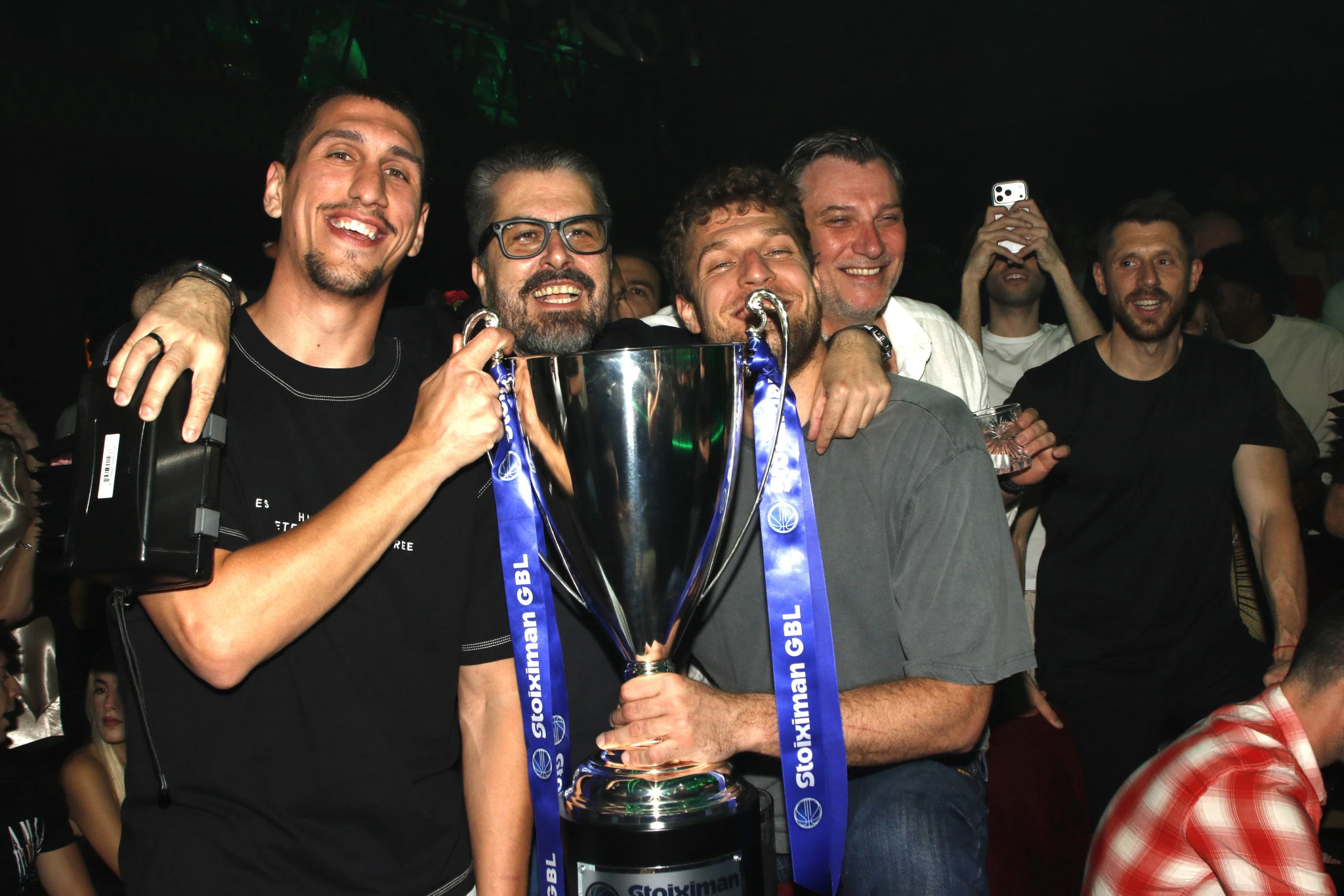 Σύσσωμος ο Ολυμπιακός γιόρτασε το πρωτάθλημα στην Κατερίνα Λιόλιου / Πηγή: ΙNTIME