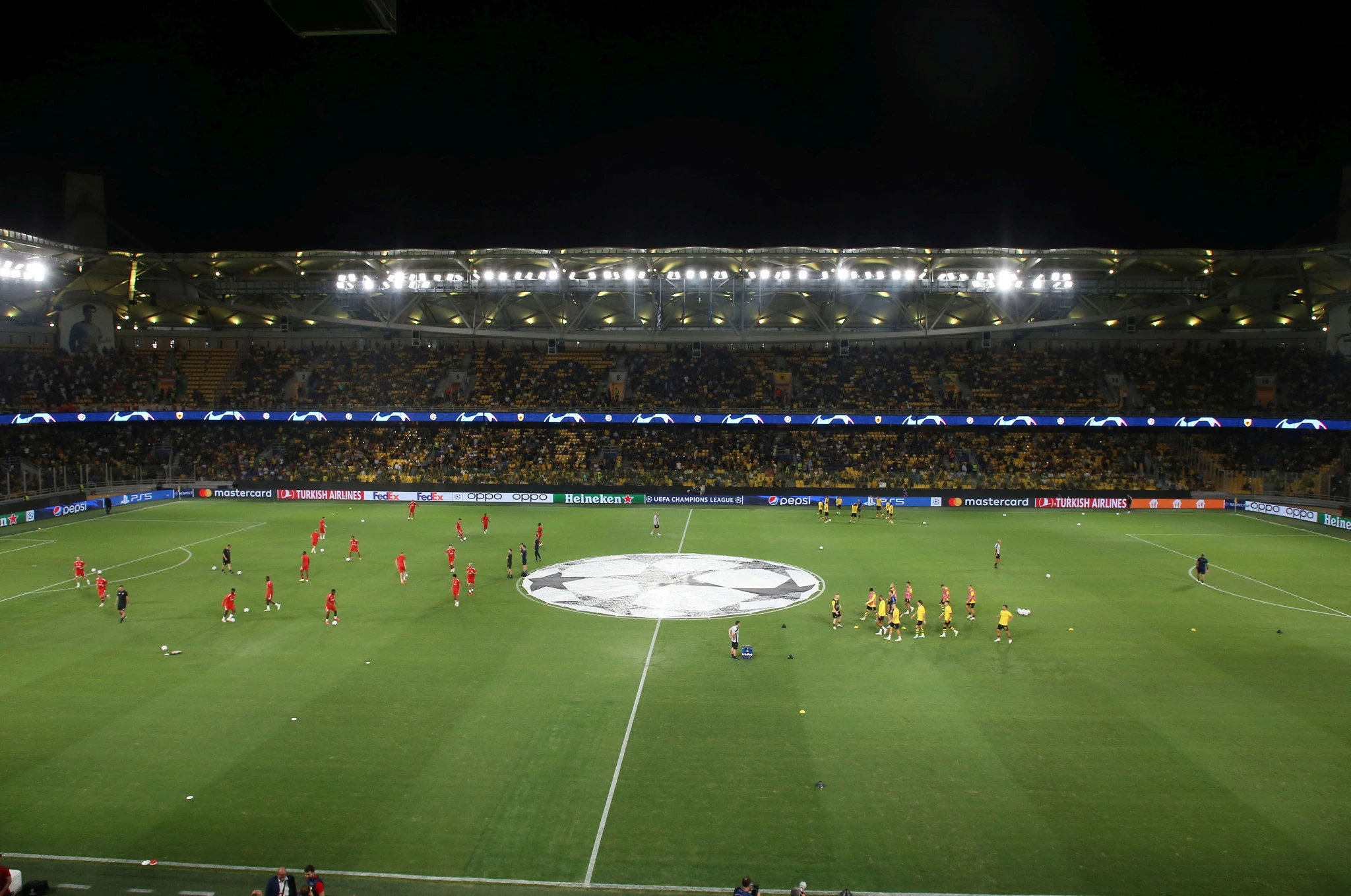 Το σεντόνι του Champions League στην Allwyn Arena / Πηγή: Intime
