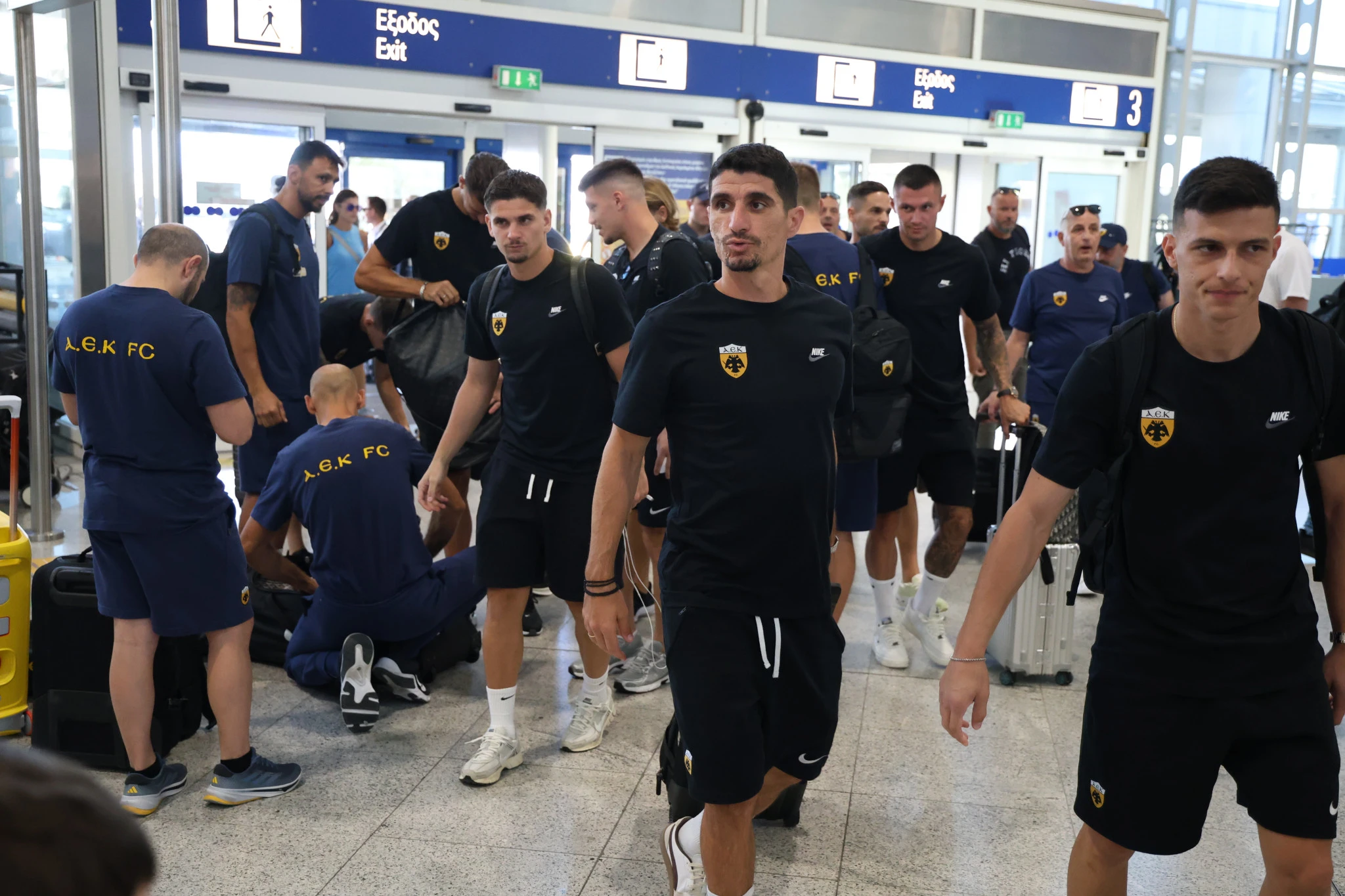 Στιγμιότυπο από την αναχώρηση της ΑΕΚ / Πηγή: Eurokinissi