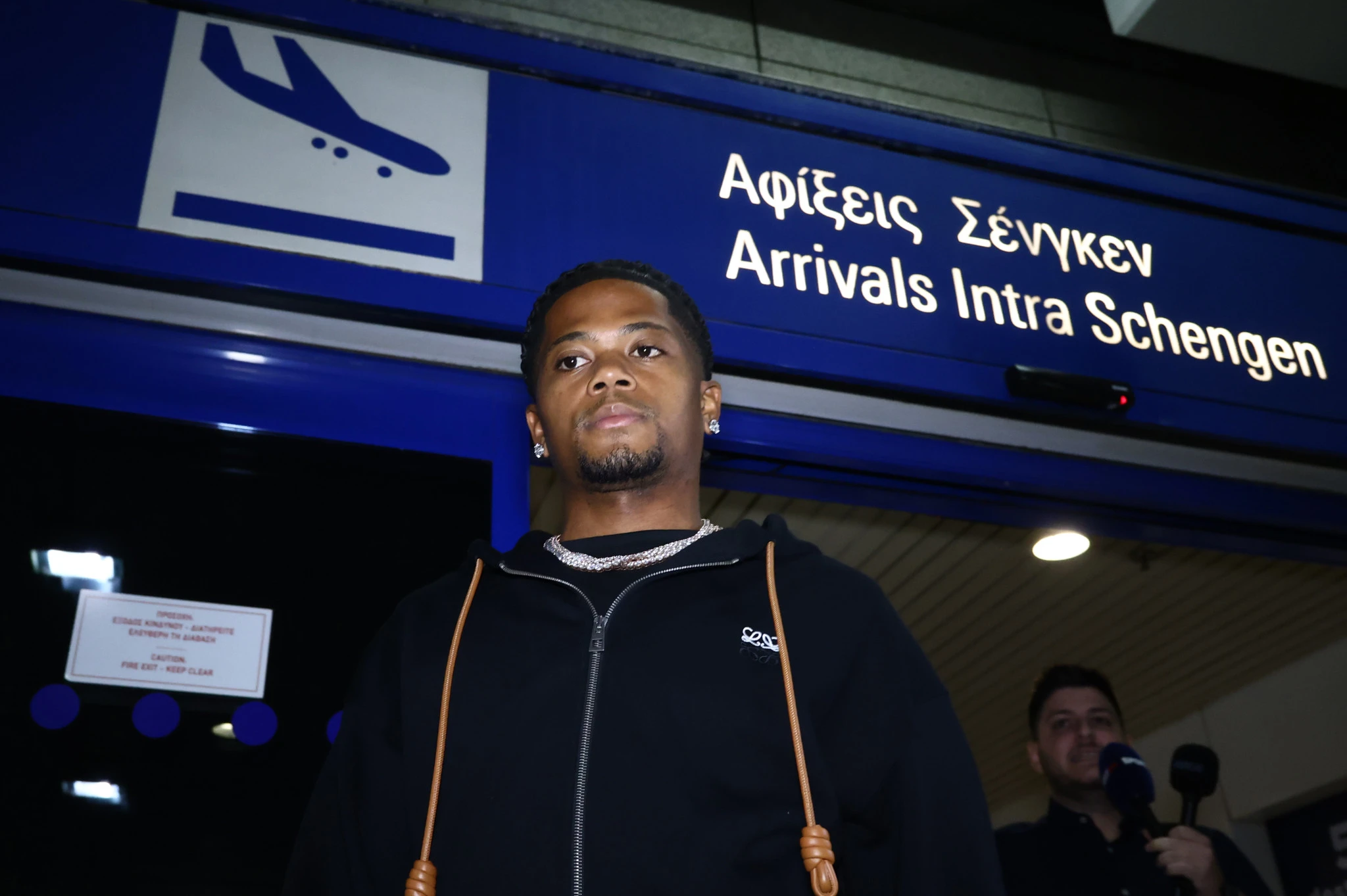 Ο Λίον Μπέιλι στην Ελλάδα / Πηγή: Intime