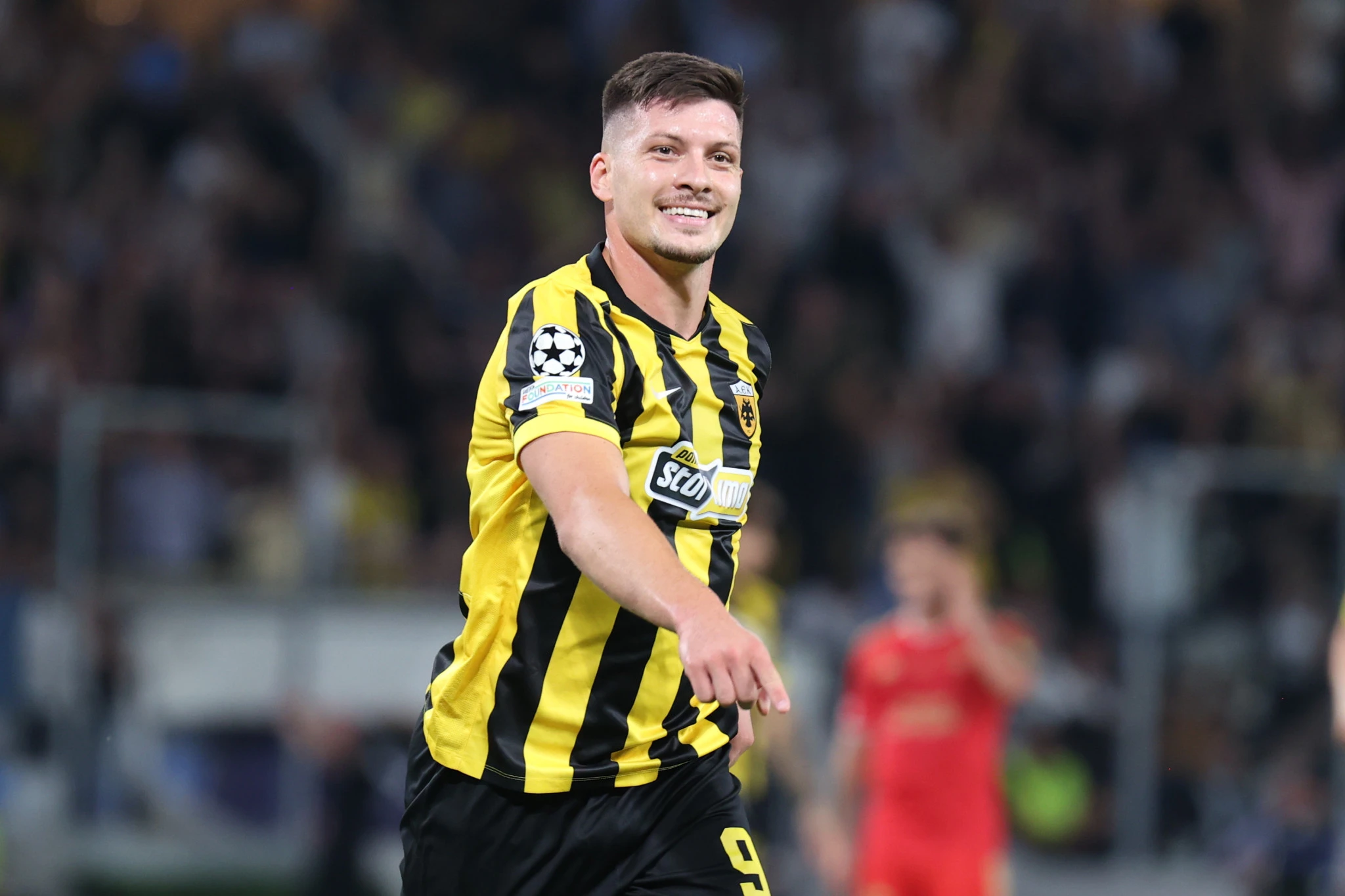 Ο Λούκα Γιόβιτς είχε το κανονικό σήμα του Champions League / Πηγή: Intime