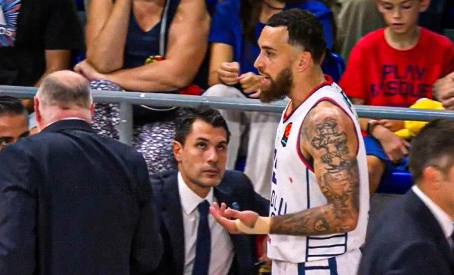 Ο Τζέιμς ζήτησε τον λόγο από τον Πάμπλο Λάσο για την αλλαγή του / screenshot