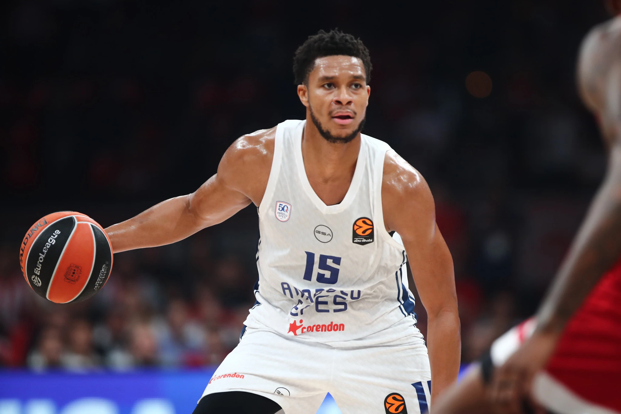 Ο Πι Τζέι Ντόζιερ σε αγώνα της Εuroleague απέναντι στον Ολυμπιακό - Πηγή: Eurokinissi