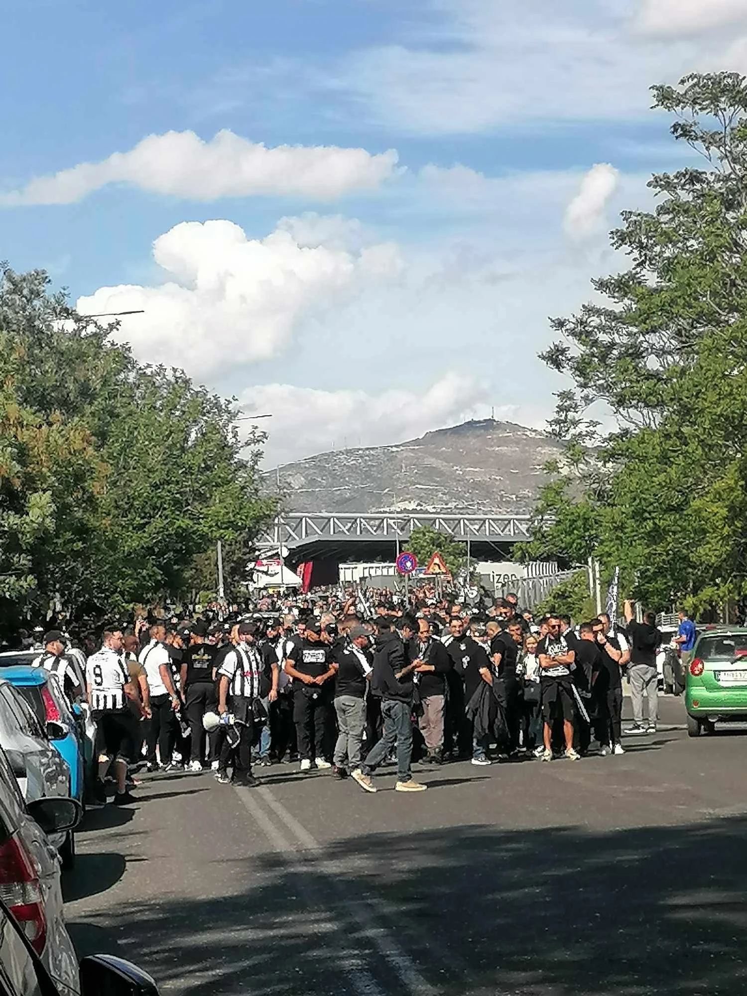 Οπαδοί του ΟΦΗ στην Νερατζιώτισσα