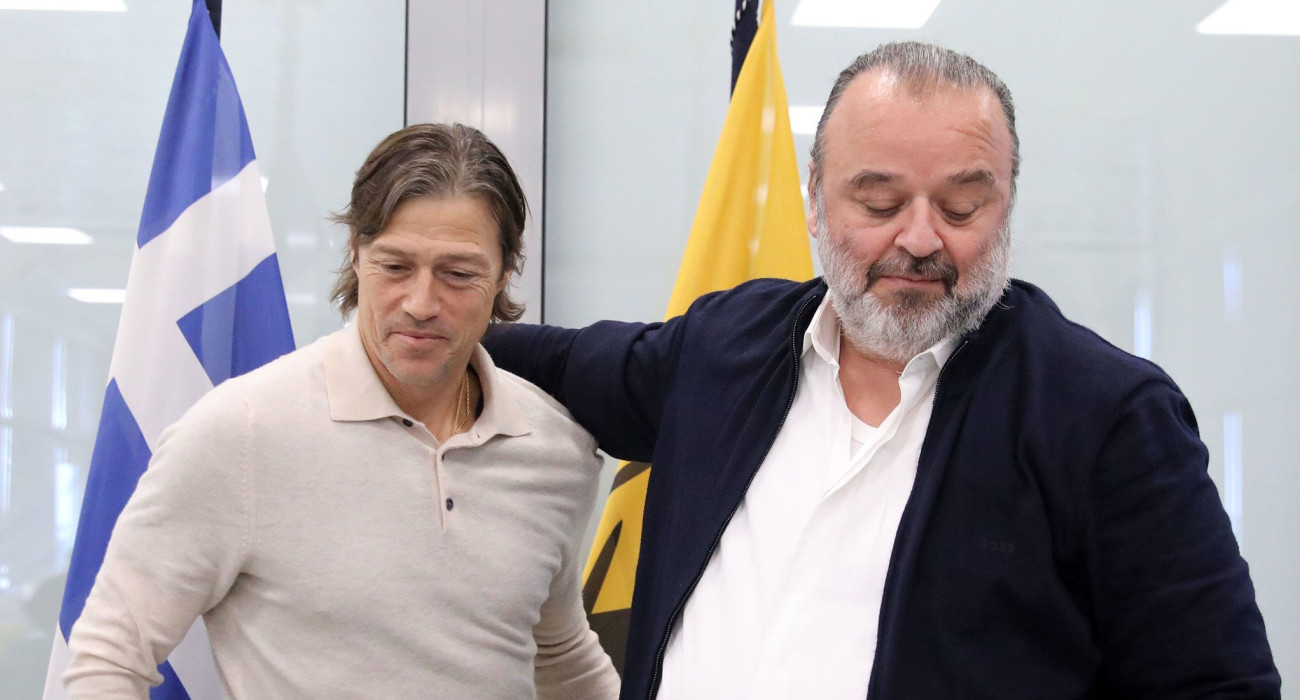 Στα γραφεία της ΠΑΕ ΑΕΚ συνεχίζεται η κρίσιμη συνάντηση Ηλιόπουλου-Αλμέιδα