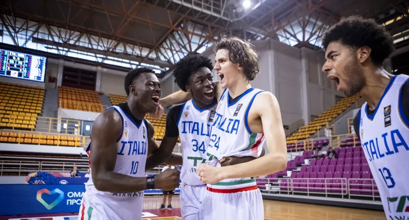 Οι παίκτες της Ιταλίας πανηγυρίζουν / Πηγή: FIBA