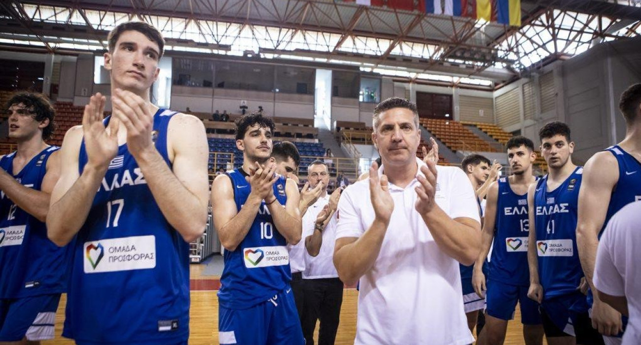 Ο Αβδάλας με τον Παπαδόπουλο ευχαριστούν τον κόσμο, Πηγή: ΕΟΚ