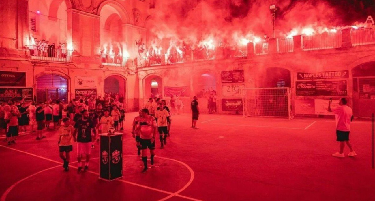 Στιγμιότυπο από τον τελικό του Scugnizzo Cup στη Νάπολη / Screenshot