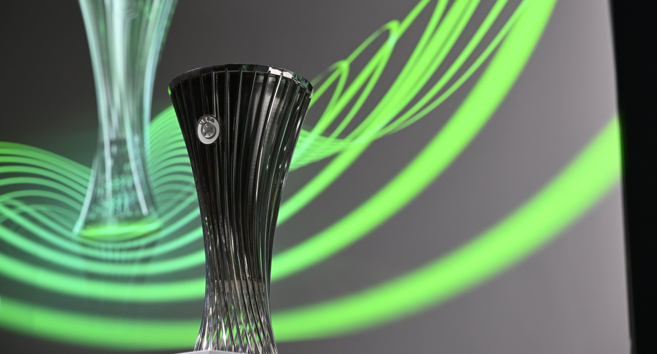 Το τρόπαιο του Conference League / Photo by Kristian Skeie UEFA/UEFA via Getty Images
