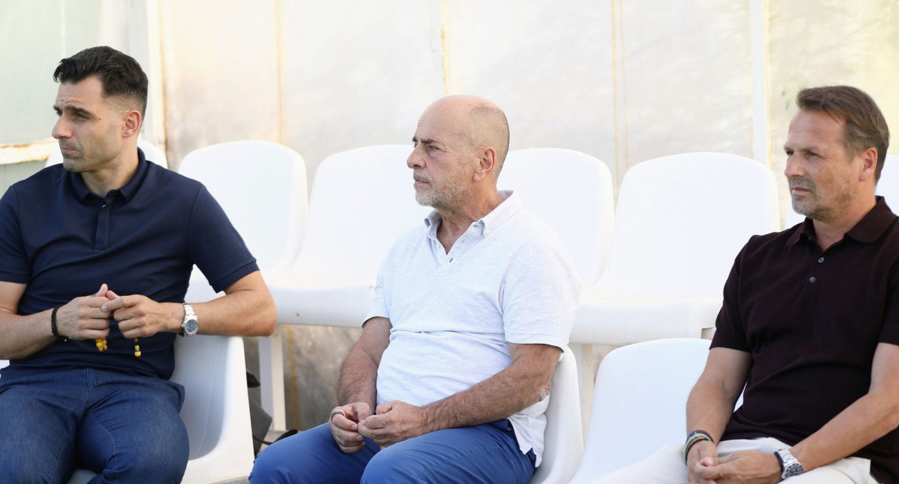 Ο Γιάννης Αλαφούζος με τους Γιάννη Παπαδημητρίου και Γιώργο Τζαβέλλα στη προπόνηση του Παναθηναϊκού / Πηγή: Eurokinissi