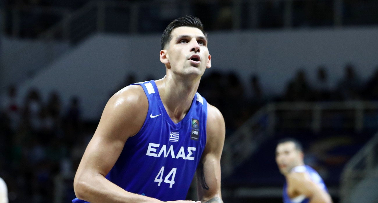 Ο Ντίνος Μήτογλου στο φιλικό της Ελλάδας με το Μαυροβούνιο, Πηγή: Intime