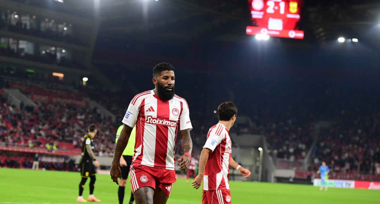 O Ροντινέι αποχωρεί ικανοποιημένος από το 2-1 του Ολυμπιακού κόντρα / Πηγή: Eurokinissi