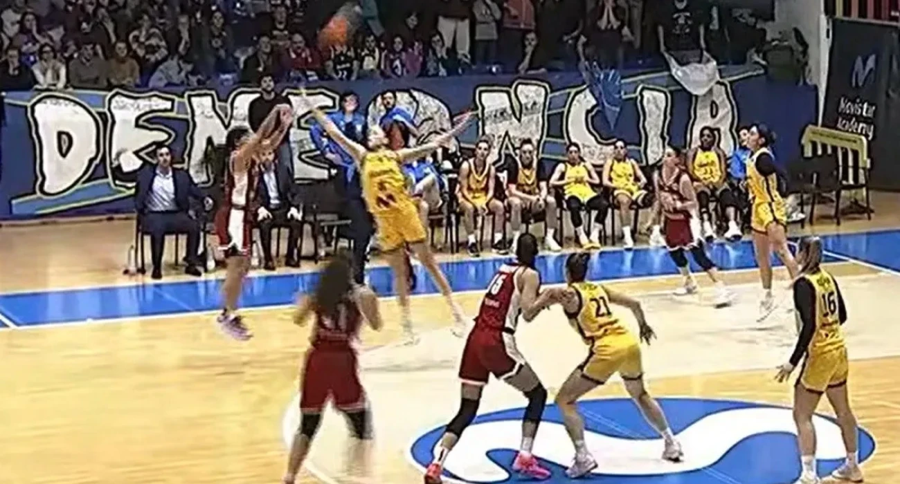 Το ασύλληπτο buzzer-beater τρίποντο της Γούλφολκ που έδωσε τη νίκη στον Ολυμπιακό μέσα στην Ισπανία (video)