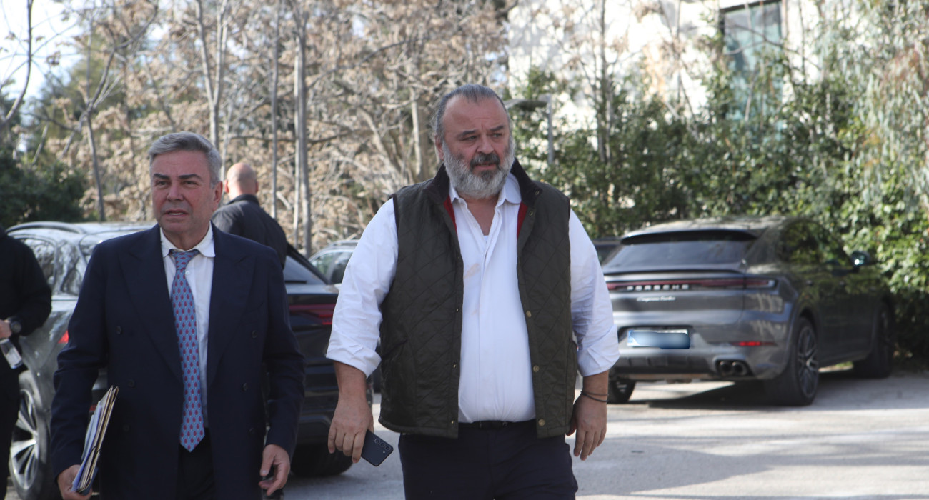 Ο Μάριος Ηλιόπουλος στα γραφεία της ΕΠΟ /Πηγή: Intime