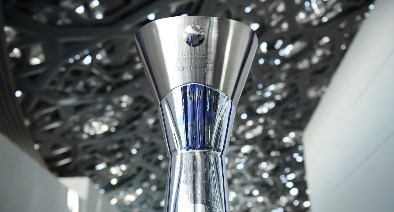 Το βαρύτιμο και απίστευτα πολύτιμο της EuroLeague κοσμεί το Λούβρο στο Άμπου Ντάμπι / Πηγή: Eurokinissi