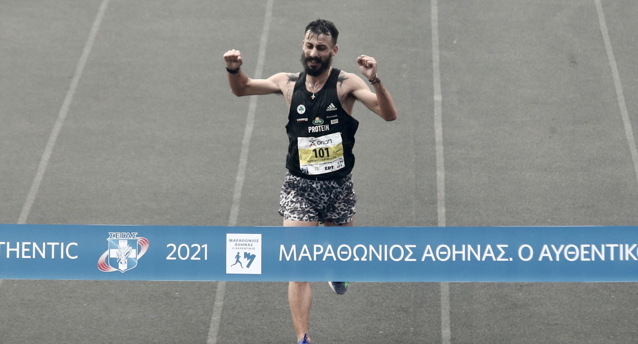 Ο Κωνσταντίνος Γκελαούζος στον 38ο Μαραθώνιο Αθηνών / Πηγή: Intime