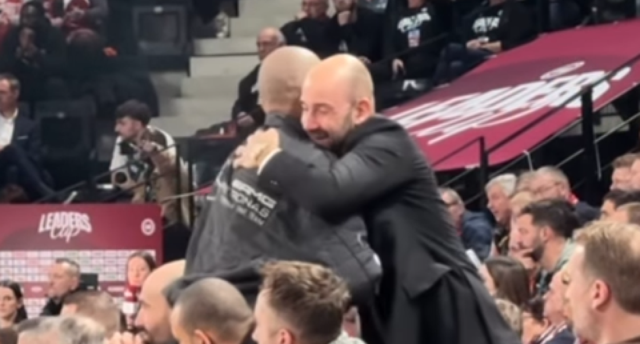 Η αγκαλιά μεταξύ Βασίλη Σπανούλη και Τόνι Πάρκερ /πηγή: Asmonaco:instagram