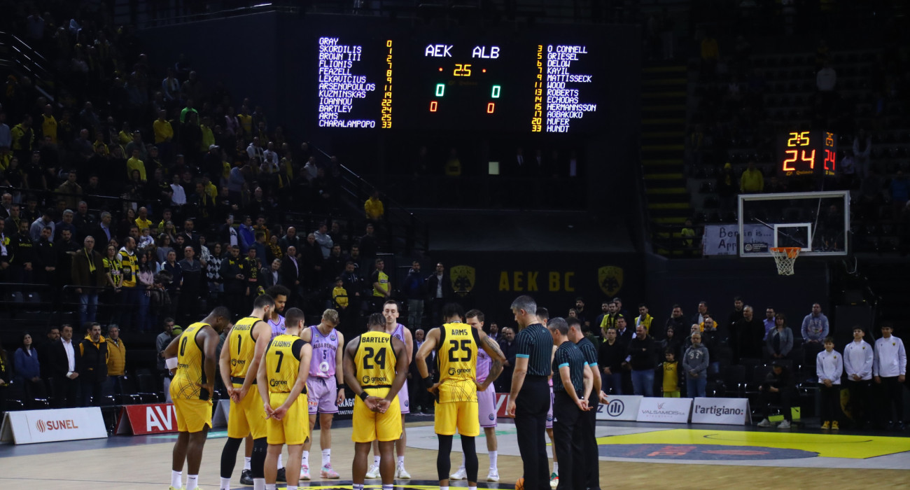 Γεμίζει η Sunel Arena για τη μεγάλη μάχη της ΑΕΚ, άνοιξε και το άνω διάζωμα/Πηγή: Eurokinissi