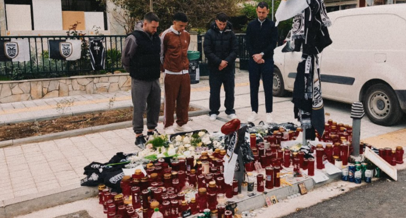 Παίκτες του ΠΑΟΚ βρέθηκαν στο σημείο της δολοφονίας για να τιμήσουν τη μνήμη του Κλεομένη  / Πηγή: X @PAOK FC