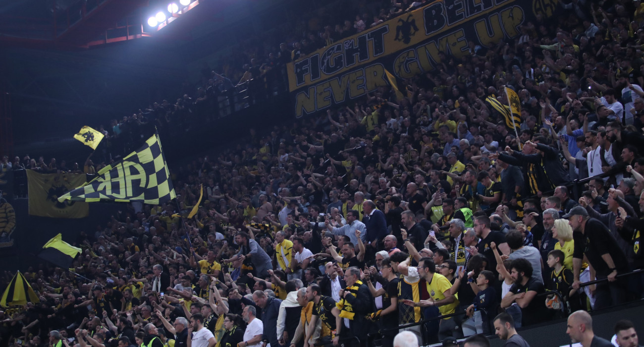 Ο κόσμος της ΑΕΚ στη Sunel Arena - Πηγή: Intime