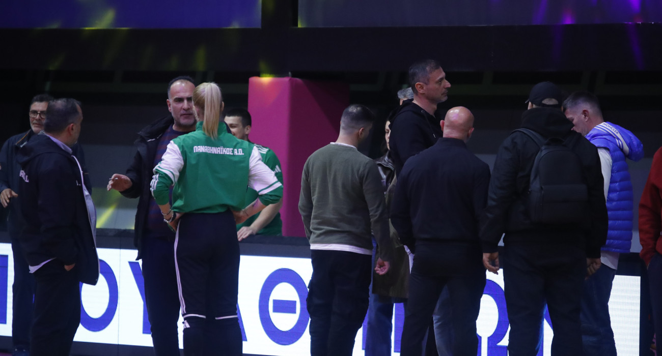 Η στιγμή της αποχώρησης του Παναθηναϊκού στο ημίχρονο του πρώτου τελικού με τον Αθηναϊκό (video)