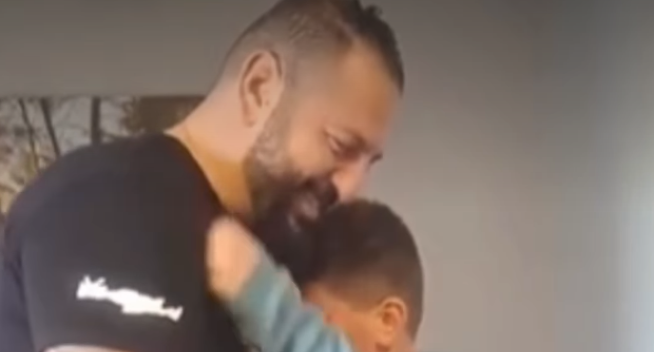 Πιτσιρικάς του ΟΦΗ ξεσπά σε κλάματα όταν ο πατέρας του ανακοινώνει το ταξίδι τον τελικό / Screenshot