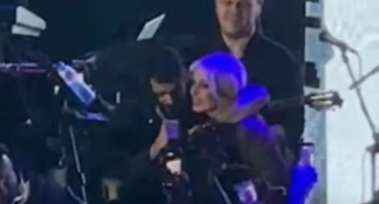 Η Πέγκυ Ζήνα διασκέδασε μαζί με τους φίλους του ΟΦΗ / Screenshot