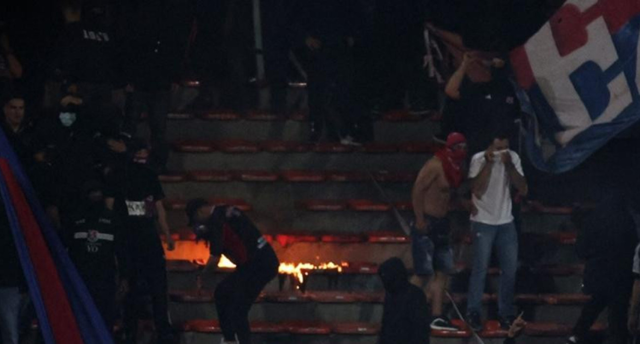 Σκηνές από όσα προκλήθηκαν στον αγώνα του Copa Libertadores / Screenshot