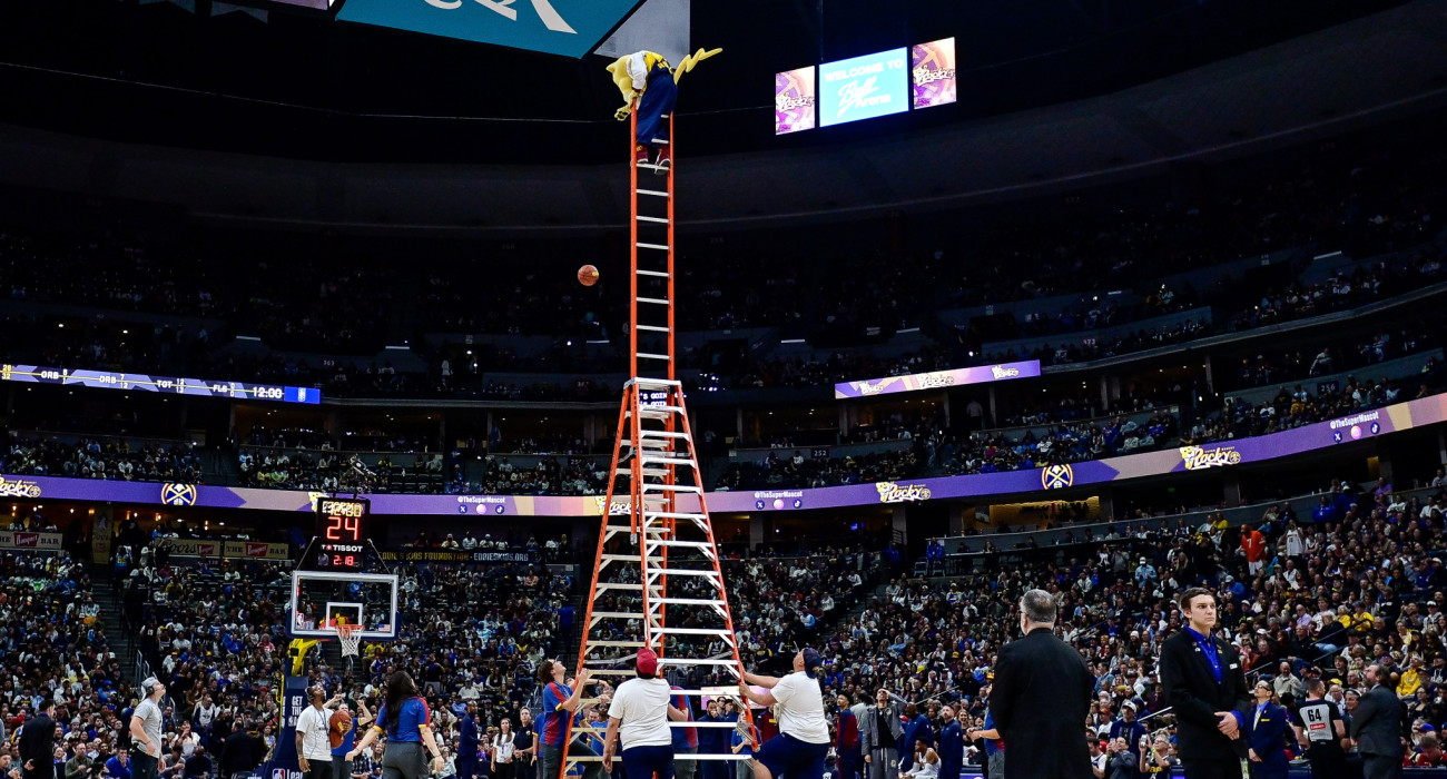 Η μασκότ των Ντένβερ Νάγκετς/Photo by Dustin Bradford/Getty Images