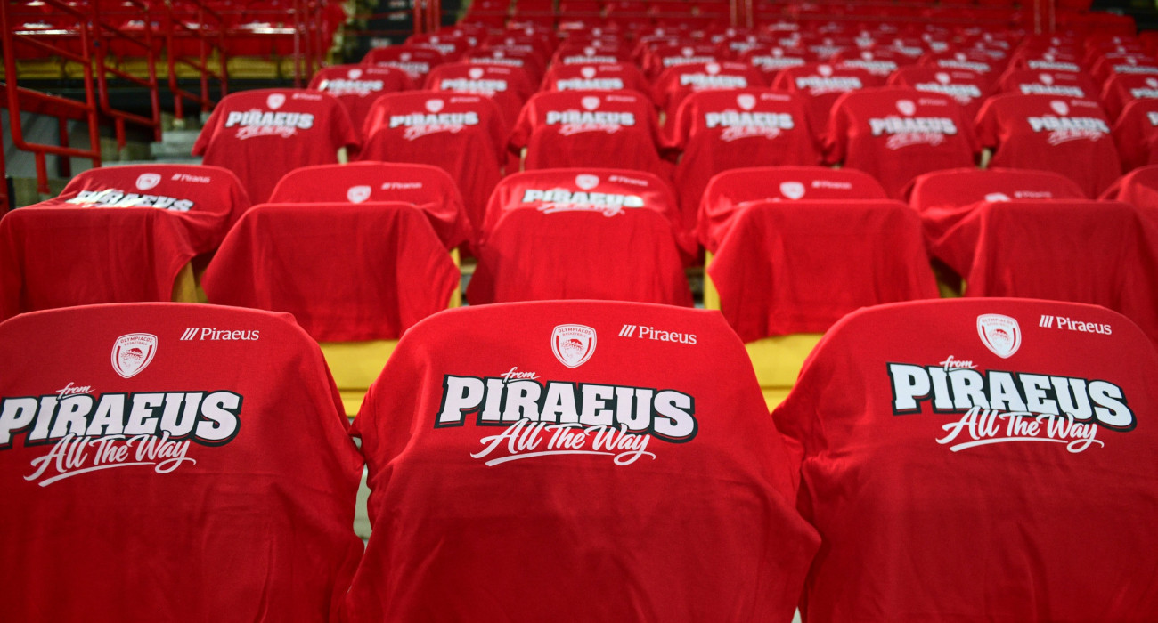 Τα επετειακά μπλουζάκια στο ΣΕΦ, Πηγή: Olympiacos BC