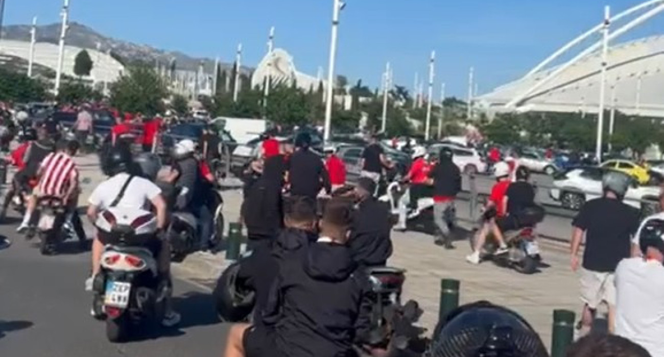 Ο κόσμος του Ολυμπιακού φτάνει στο ΟΑΚΑ