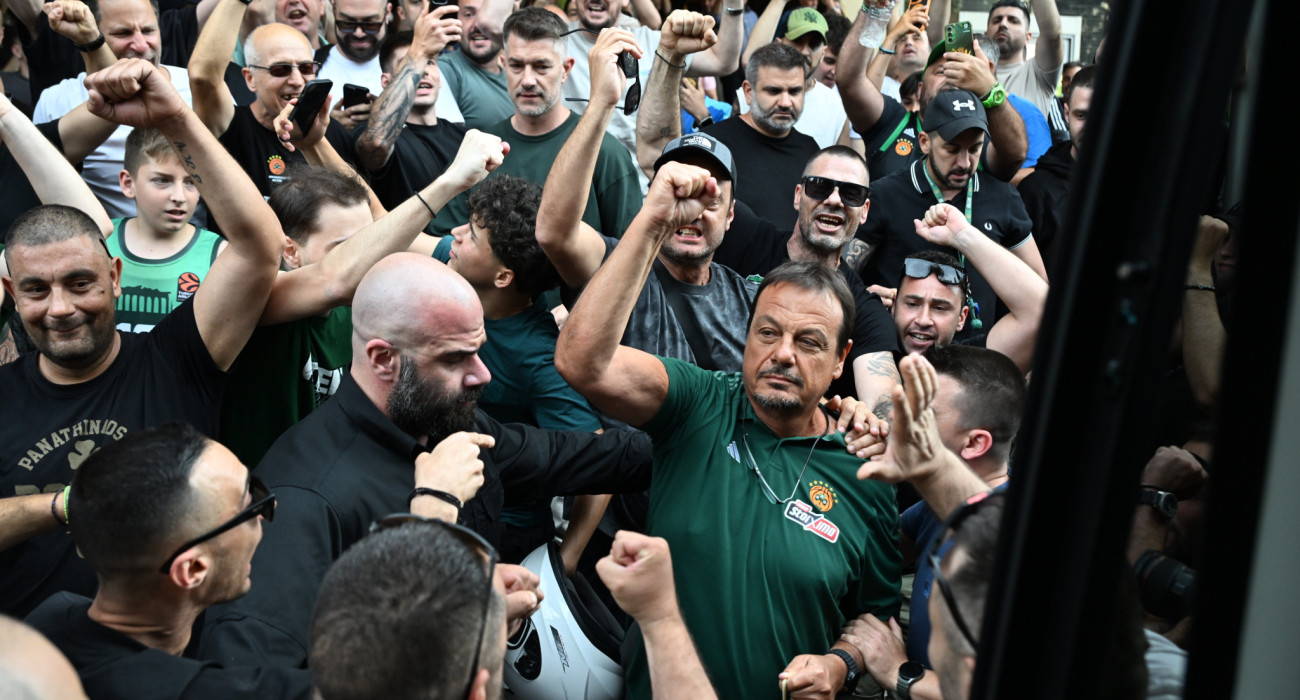 Αποθέωση για τον Αταμάν στην αναχώρηση του Παναθηναϊκού, Πηγή: Vaggelis Stolis