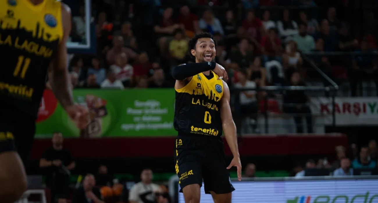 Στον Κολοσσό ο Πέιτον Γουίλις / FΙΒΑ Basketball Photos