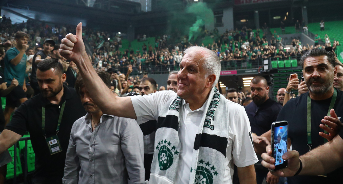 «Σείστηκε» το ΟΑΚΑ για τον Ομπράντοβιτς: Φόρεσε κασκόλ του Παναθηναϊκού και ευχαρίστησε τον κόσμο