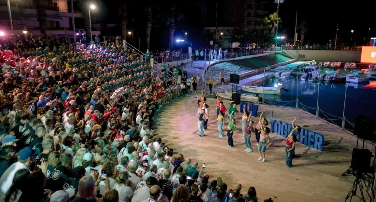FIBA Masters Open: Μια φαντασμαγορική τελετή έναρξης με φόντο τη θάλασσα