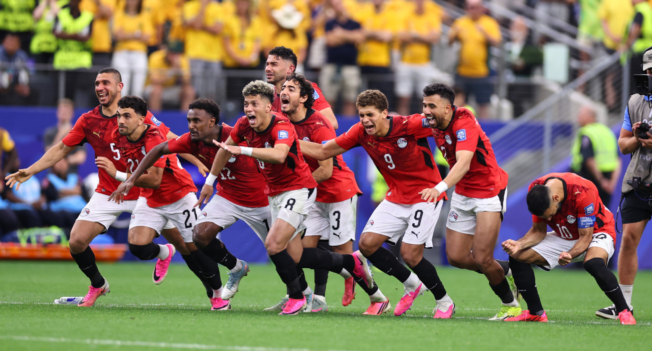 Στους «16» η Αίγυπτος/ (Photo by Robbie Jay Barratt - AMA/Getty Images)