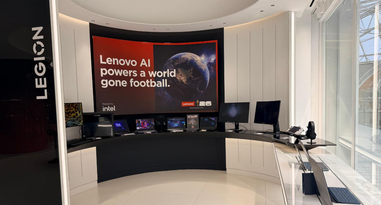 Ποδοσφαιρική γιορτή στο Lenovo Official Store στο The Mall Athens