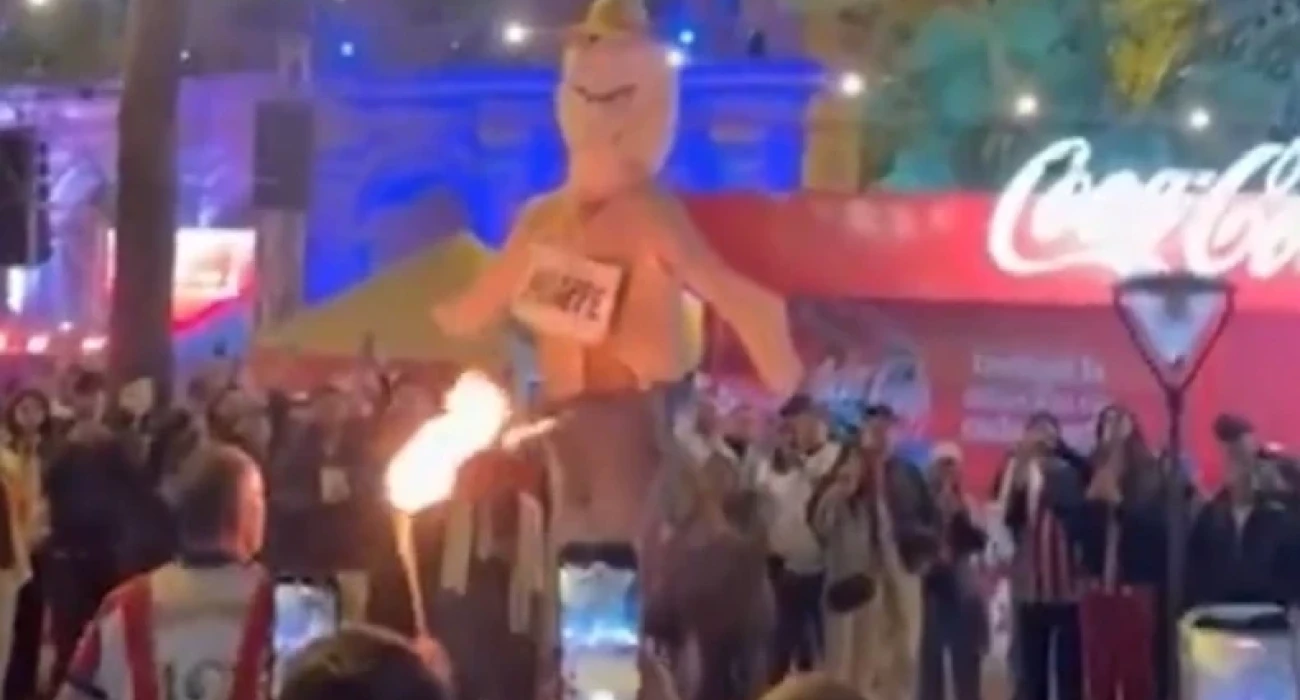 Παραγουανοί καίνε το ομοίωμα του Εμπαπέ / Screenshot