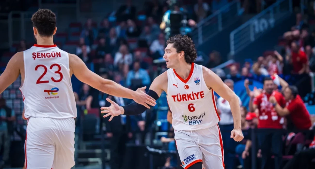 Αλπερέν Σενγκούν και Τζέντι Όσμαν στην εθνική Τουρκίας / πηγή: FIBA