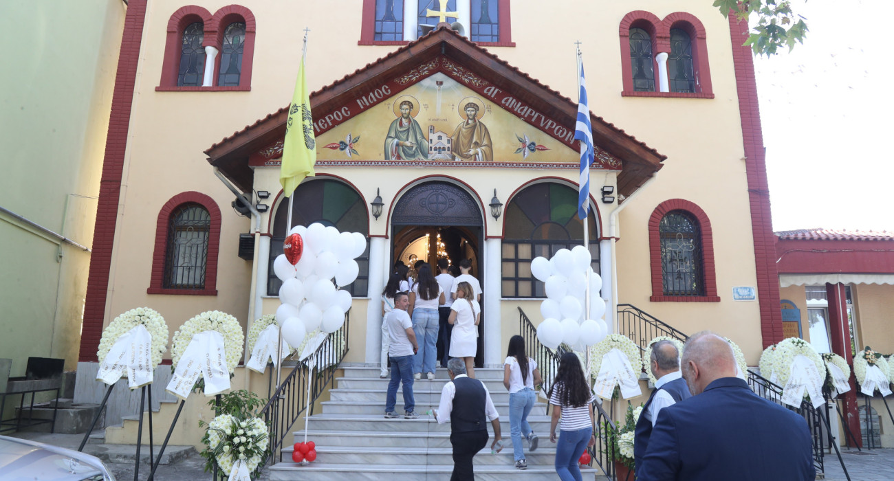 Στην Άνω Πόλη Θεσσαλονίκης η κηδεία της 15χρονης Άννας-Μαρίας Πανταζώνη, αθλήτριας του ΠΑΟΚ / Πηγή: Intime