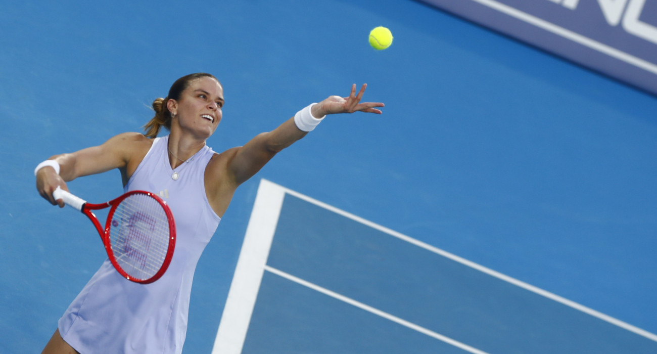 Η Μαρία Σάκκαρη σερβίρει στο Athens Open / Πηγή: Eurokinissi