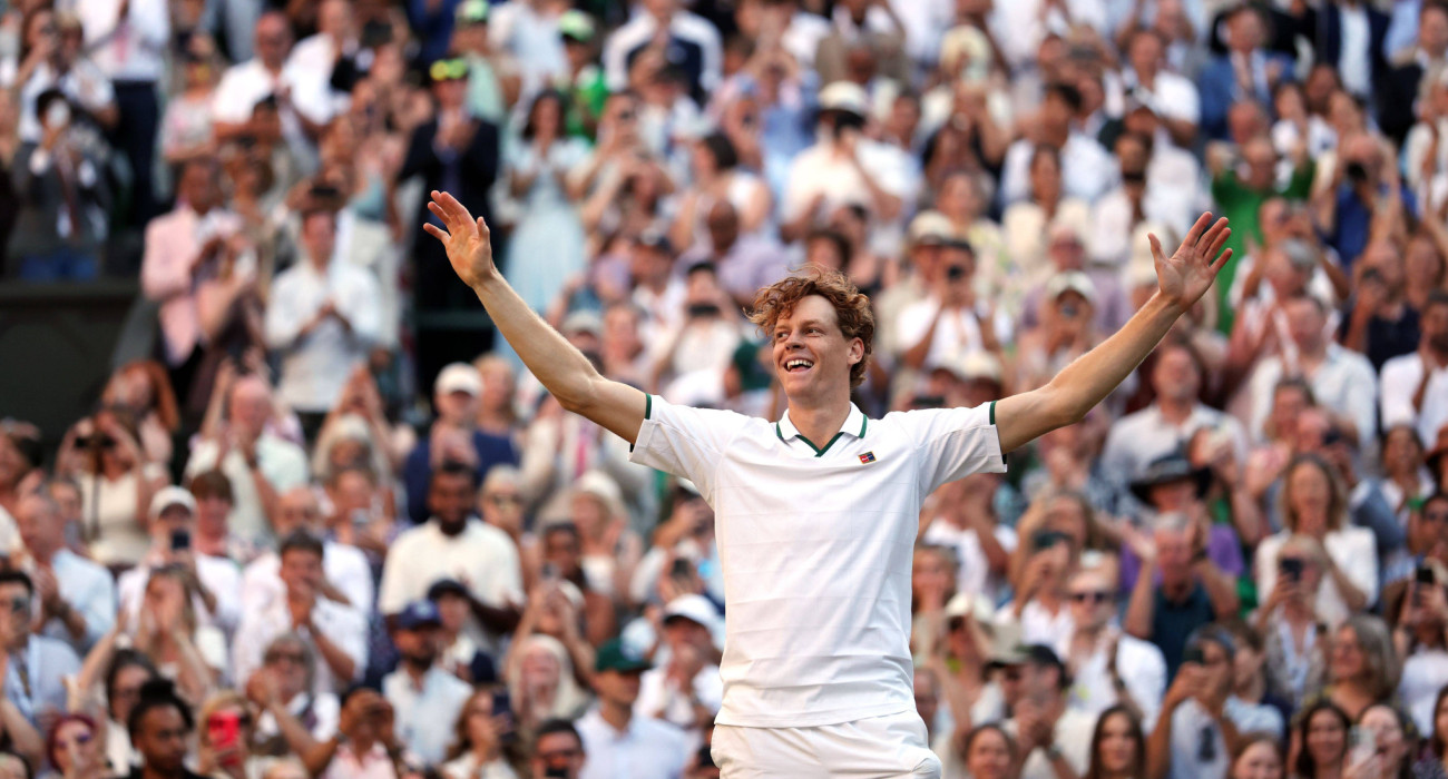 Ο Γιανίκ Σίνερ πανηγυρίζει στον τελικό του Wimbledon 2026 / Πηγή: Imago