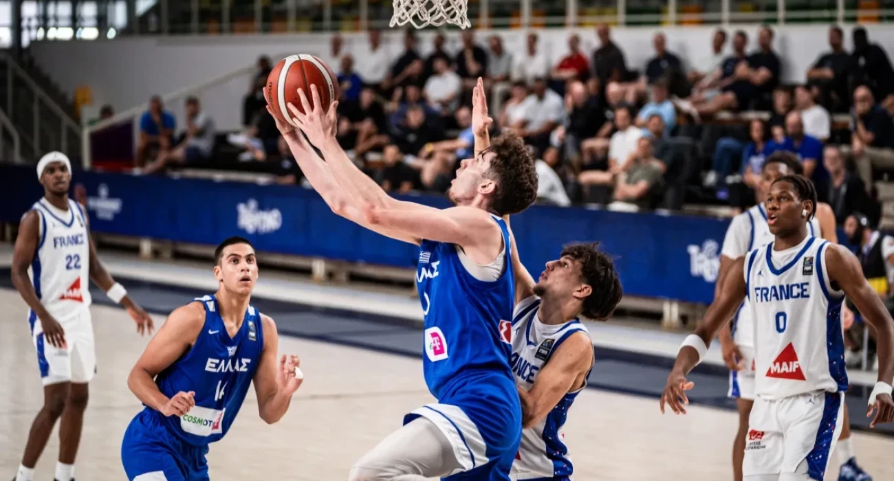 Η Εθνική Εφήβων κόντρα στη Γαλλία - Πηγή: FIBA