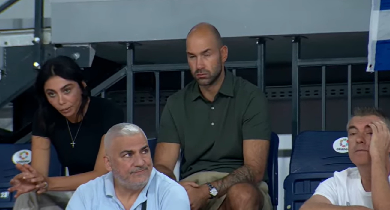 Στο πλευρό της Εθνικής Παίδων ο Σπανούλης, βλέπει τον αγώνα του Eurobasket U16 με τη Σλοβενία
